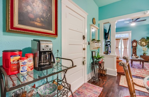 Tobin Hill Apartment | Apt# 2 - Stunning Apt to close to Pearl Brewery, Riverwalk, Trinity & Ft. Sam