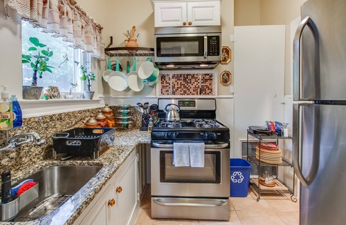 Tobin Hill Apartment | Apt# 2 - Stunning Apt to close to Pearl Brewery, Riverwalk, Trinity & Ft. Sam