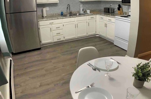 Masury Apartment | Apt 4 Convenient Location