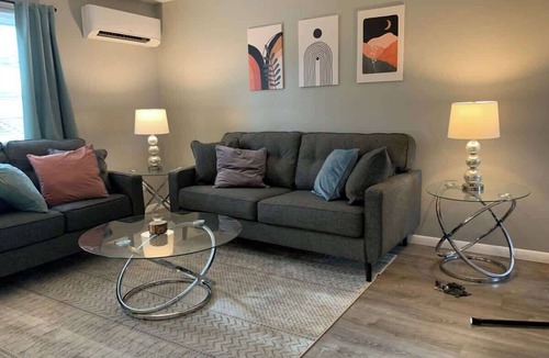 Masury Apartment | Apt 4 Convenient Location