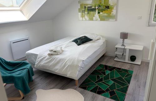 Avrille Apartment | Apt 5 chambres parkings jardin prox Terra Botanica