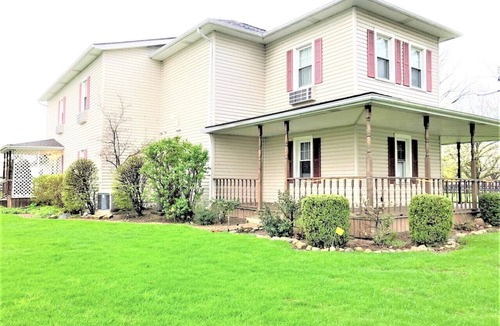 Paulding Apartment | Apt. 5 - Ensuite Bath, Roku, Kitchenette, Full