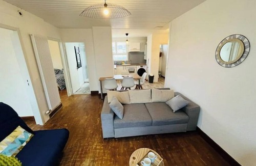 Saint-Jean-Baptiste Apartment | Apt,54m2, Refait à Neuf, Wifi, 3 Couchages +