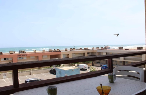 Port-la-Nouvelle Apartment | Apt 6 ppl, 50m beach, balcony, parking, pet-friendly