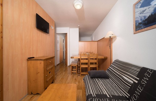 Allos Apartment | Apt 6 ppl with balcony