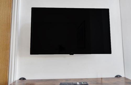 Brighouse Apartment | Apt 7 Tudor House