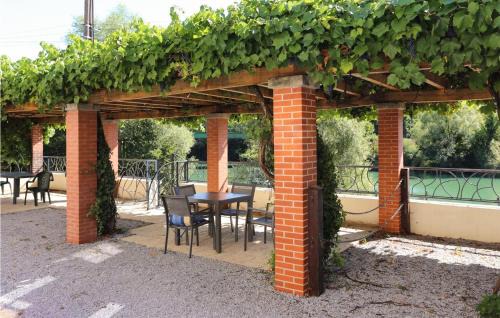 Jaulgonne House | Apt B