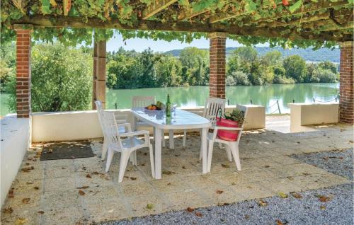 Jaulgonne House | Apt C