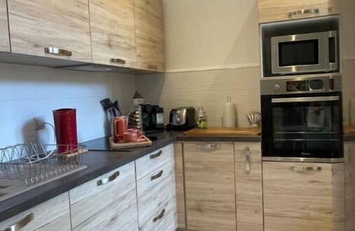 Gares Apartment | Apt Climatisé à 7 Mins à Pied Gare Avec Parking