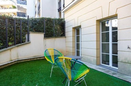Le Plessis-Robinson Apartment | Apt cosy 6P Terrasse privee 10min Paris RER
