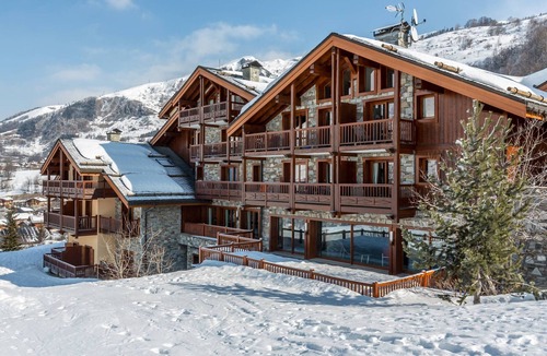 Saint-Martin-de-Belleville Apartment | Apt for 6 with pool, spa, parking, pets allowed