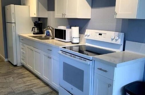 Hilo Apartment | Apt L-Downtown 2 bedroom apartment.