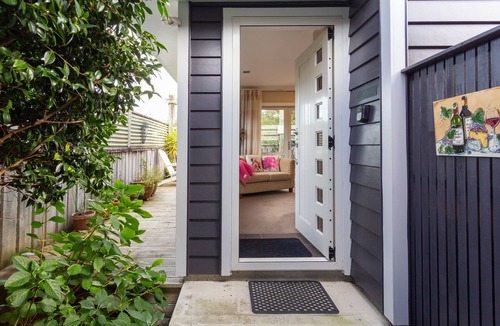 Greytown Apartment | Apt Le Petit. Ideal for a quiet getaway