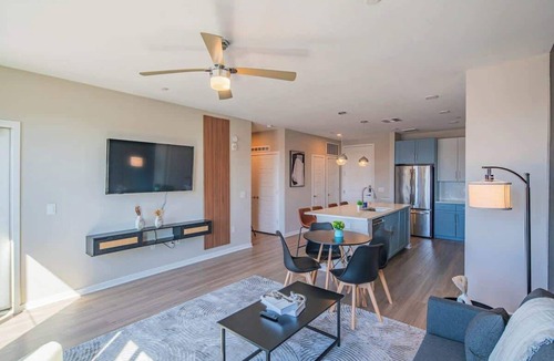 Orange Heights Apartment | Apt Near Attractions | Pool, Gym, Parking & W/D