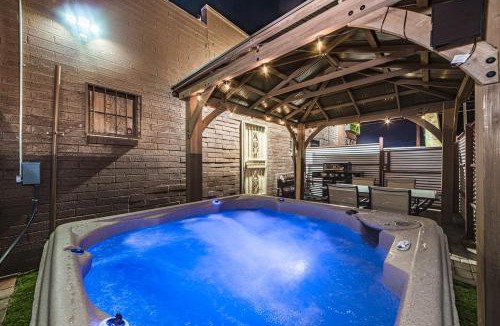 Tucson House | APT Style Home 2BR 2BA w Jacuzzi Near Airport