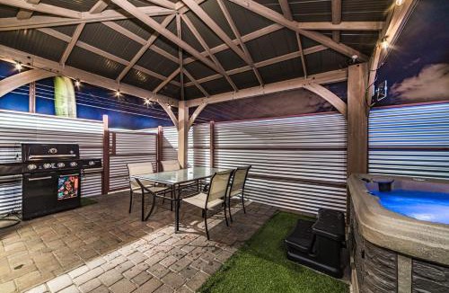 Tucson House | APT Style Home 2BR 2BA w Jacuzzi Near Airport