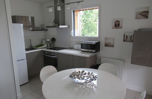 Saint-Marc-sur-Mer Apartment | Apt with loggia facing east south, quiet area 7 minutes walk from the beach