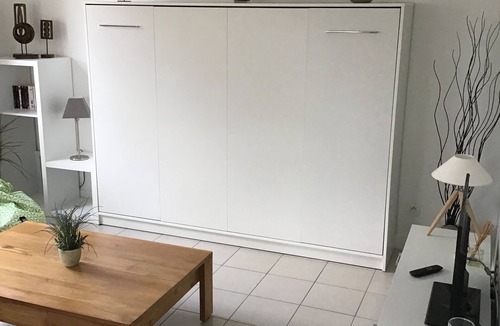 Saint-Marc-sur-Mer Apartment | Apt with loggia facing east south, quiet area 7 minutes walk from the beach