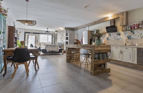 Robledo de Chavela Villa | Apt with Swimming Pool in the Sierra de Madrid