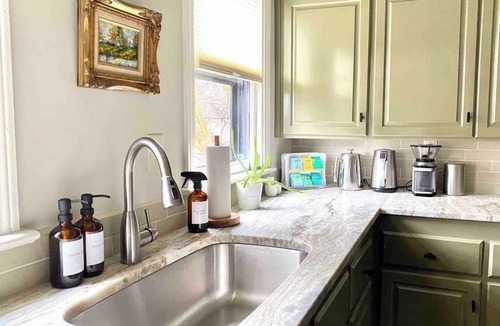 Crestline Heights Apartment | Apt2@EdenBrae - Walkable Southern Gothic Mansion