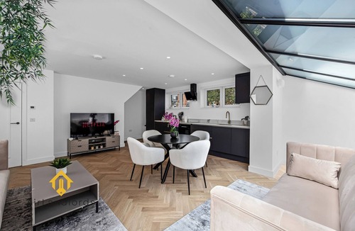 Chiswick Riverside Apartment | Apt2 Exclusive 1Bed Flat Chiswick Business Park!