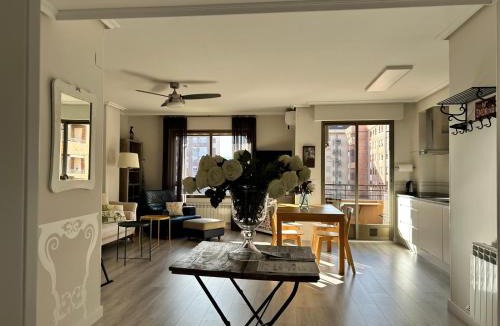 Logrono Apartment | Apto La Estambrera IV Wifi y Aire Acondicionado