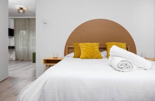 Abena Apartment | Apto Pirenarium l CINE l Parking l Wifi l trastero