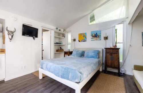 Rio del Mar House | Aptos Coastal Studio Walk to Beach and Private Patio