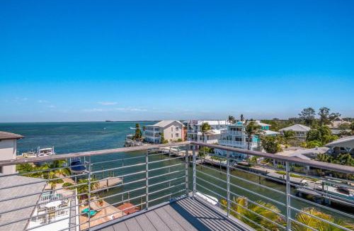 Holmes Beach House | Aqua Bay