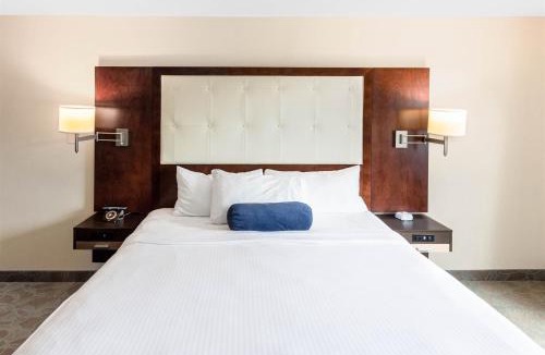 Narragansett Pier Hotel | Aqua Blue Hotel