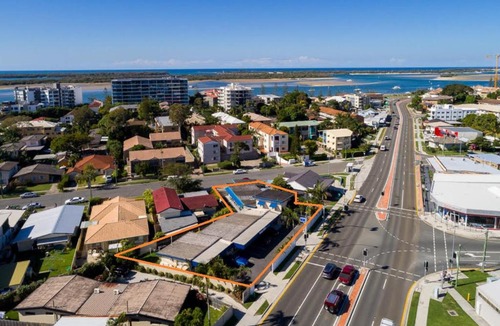 Biggera Waters Hotel | Aqua Blue Motel