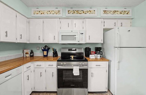 St. Augustine South House | Aqua Queen | Pool 3BR