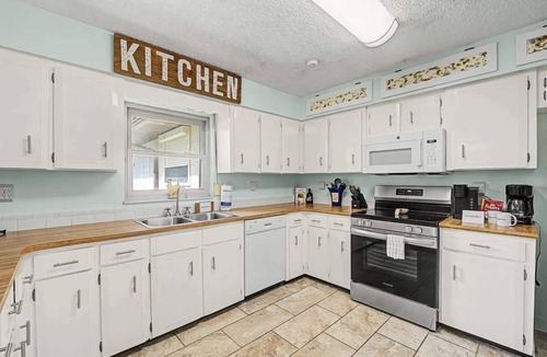 St. Augustine South House | Aqua Queen | Pool 3BR