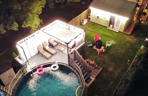 Rideau Heights House | Aqua Relax Haven: Hot Tub & Pool