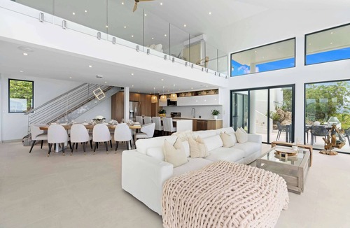 Les Terres Basses Villa | Aqua Rock Summary: Vi