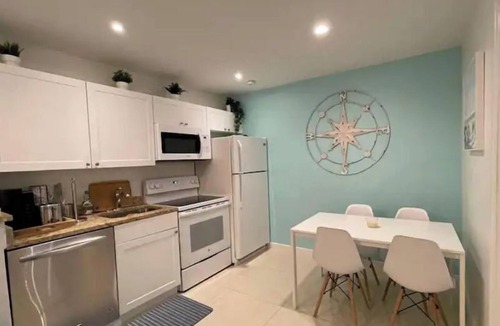 Lake Ridge Apartment | ★Aqua Studio ★5 min to Beach ★