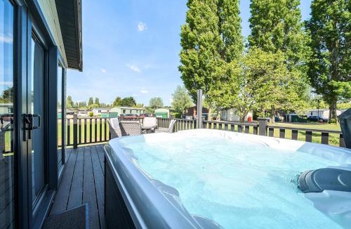 Great Houghton House | Aquadrome Abode - Billing Aquadrome