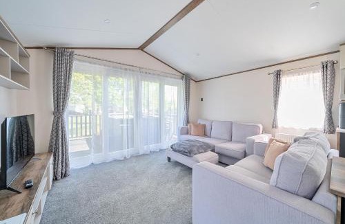 Great Houghton House | Aquadrome Abode - Billing Aquadrome