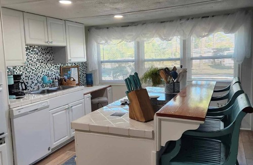 Englewood South House | AQUAHOLIC VISTA