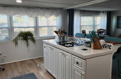 Englewood South House | AQUAHOLIC VISTA