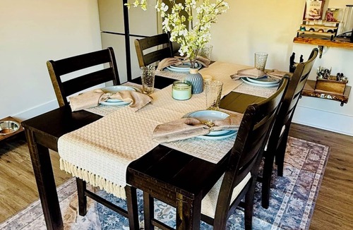 Madison House | Aquantis: Sleeps 6, Pets OK, Steps from Main St