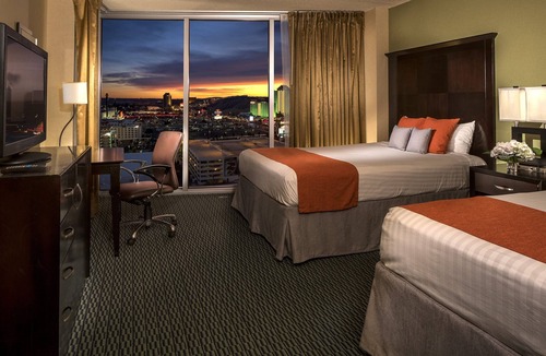 Laughlin Hotel | Aquarius Casino Resort Laughlin | Luxury Room | Gaming & Riverwalk