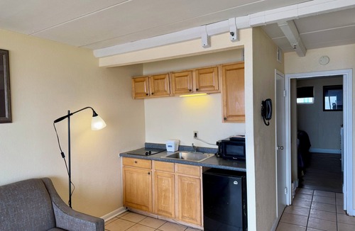 Northeast Virginia Beach Hotel | Aquarius Hotel