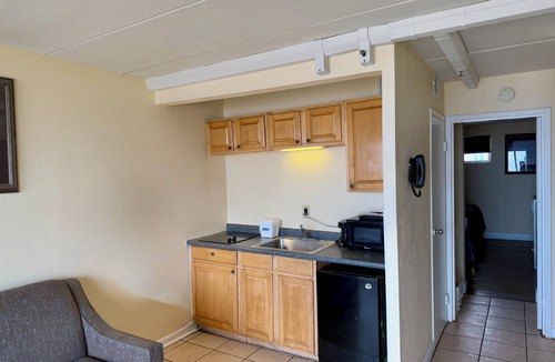 Northeast Virginia Beach Hotel | Aquarius Hotel