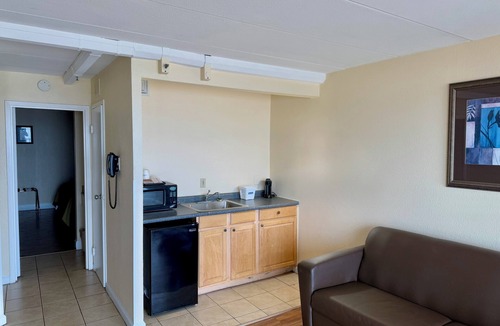 Northeast Virginia Beach Hotel | Aquarius Hotel