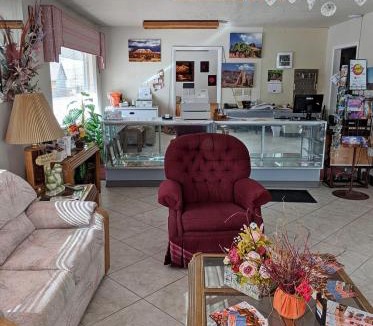Bicknell Hotel | Aquarius Inn