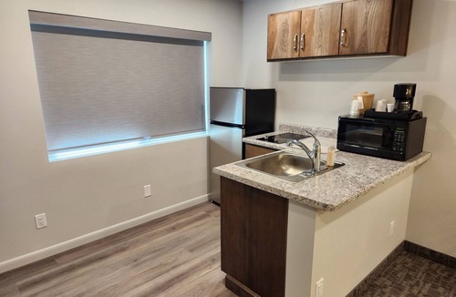 Bicknell Hotel | Aquarius Inn