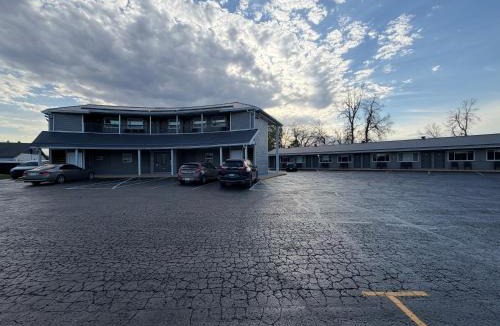 Balderson Hotel | Aquarius Motel