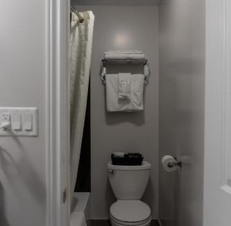 Balderson Hotel | Aquarius Motel