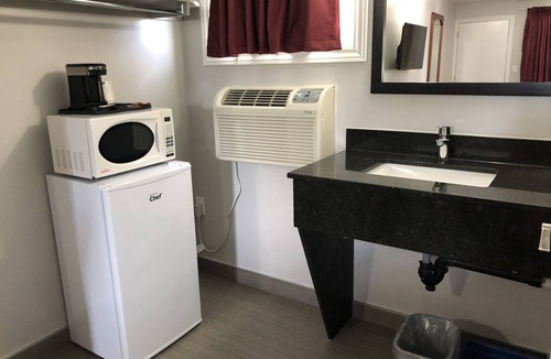 Balderson Hotel | Aquarius Motel